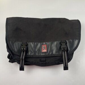 Chrome Industries Citizen Messenger Bag Black Crossbody Seatbelt Buckle